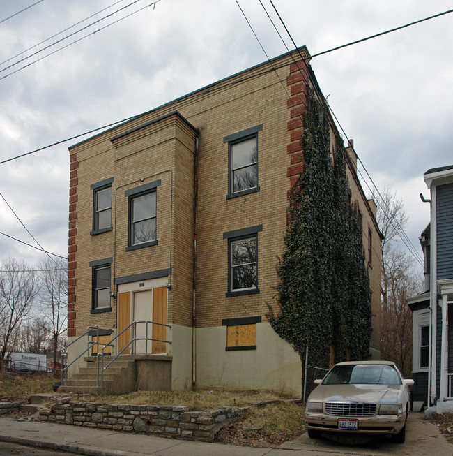 3151 Van Buren Ave in Cincinnati, OH - Building Photo - Building Photo