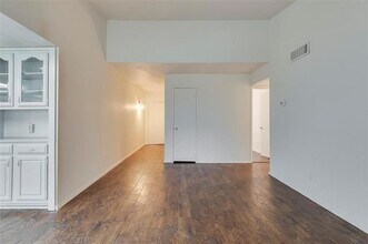914 Rockledge Dr in Garland, TX - Building Photo - Building Photo
