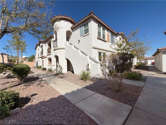property at 50 Aura de Blanco St
