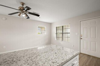 1013 W 23rd St in Austin, TX - Foto de edificio - Building Photo