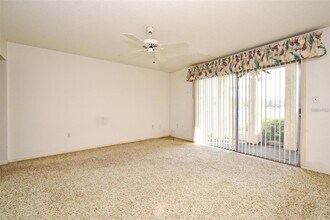 536 Orange Dr, Unit 16 in Altamonte Springs, FL - Building Photo - Building Photo