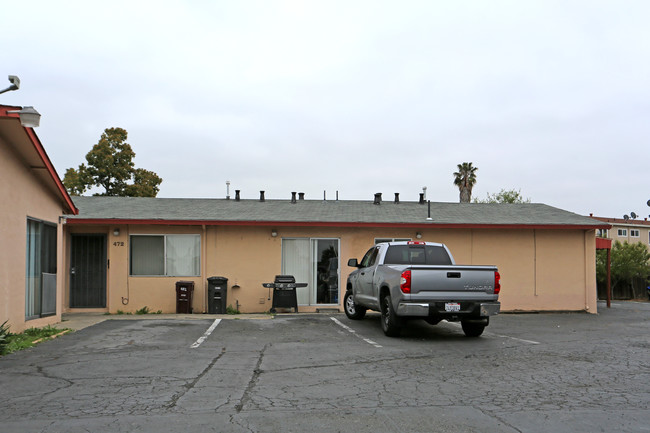 468 Schafer Rd in Hayward, CA - Building Photo - Building Photo