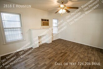 2818 E Houston St in San Antonio, TX - Building Photo - Building Photo