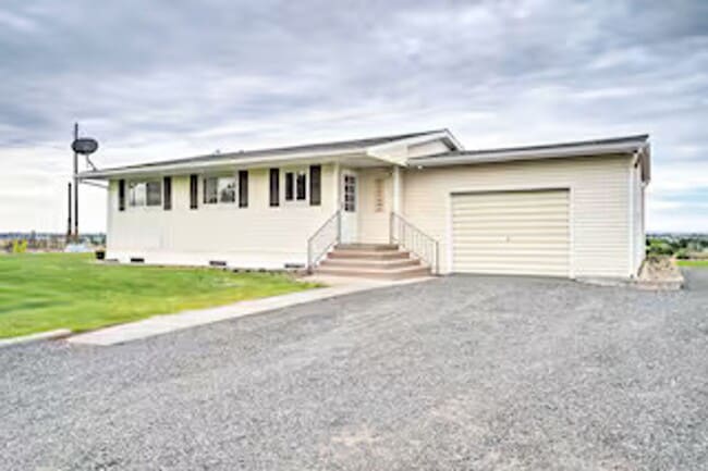 property at 4336 Circle Pl NE