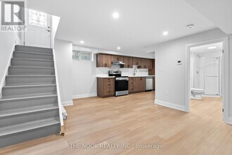 525 Larry Ave in Oshawa, ON - Building Photo - Building Photo