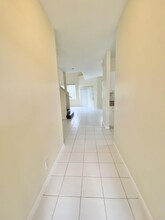 20950 Vía Azalea in Boca Raton, FL - Building Photo - Building Photo