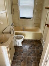 373 Esser Ave, Unit 3 in Buffalo, NY - Foto de edificio - Building Photo