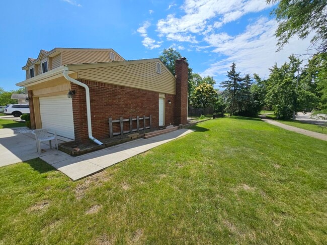 43921 Arlington Rd in Canton Township, MI - Building Photo - Building Photo