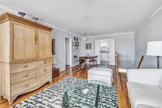 245 Unquowa Rd in Fairfield, CT - Building Photo - Building Photo