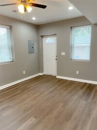 2893 White Oak Dr photo'