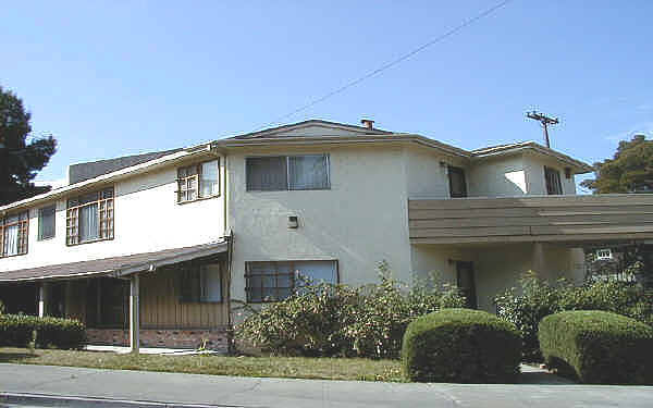 345-347 Haddon Rd in Oakland, CA - Foto de edificio