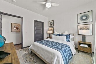 Windsor Apartments in Denton, TX - Foto de edificio - Building Photo