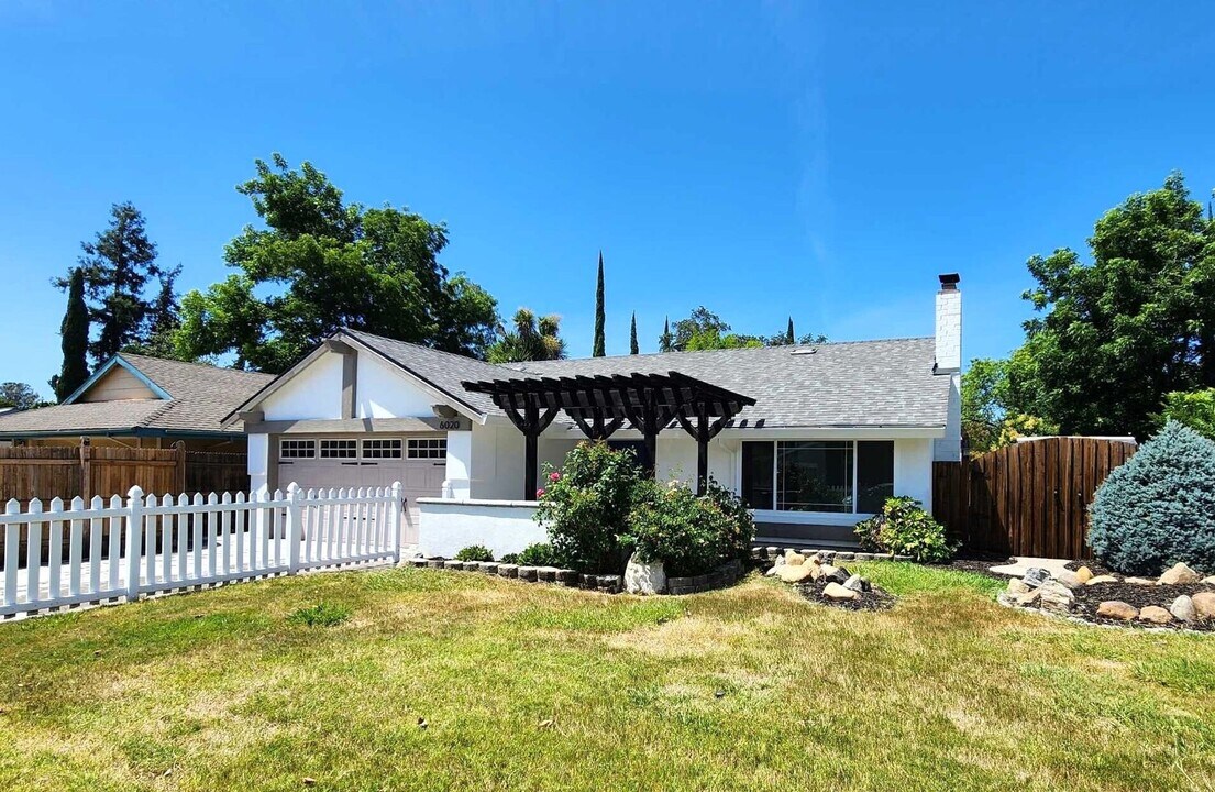 6020 Cheshire Way in Citrus Heights, CA - Building Photo