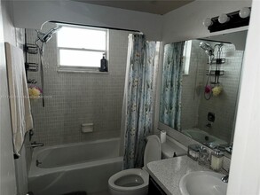 950 Hillcrest Dr in Hollywood, FL - Building Photo - Building Photo