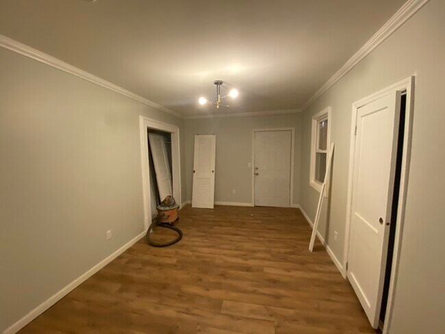 24 Joyce Kilmer Ave in New Brunswick, NJ - Building Photo - Building Photo