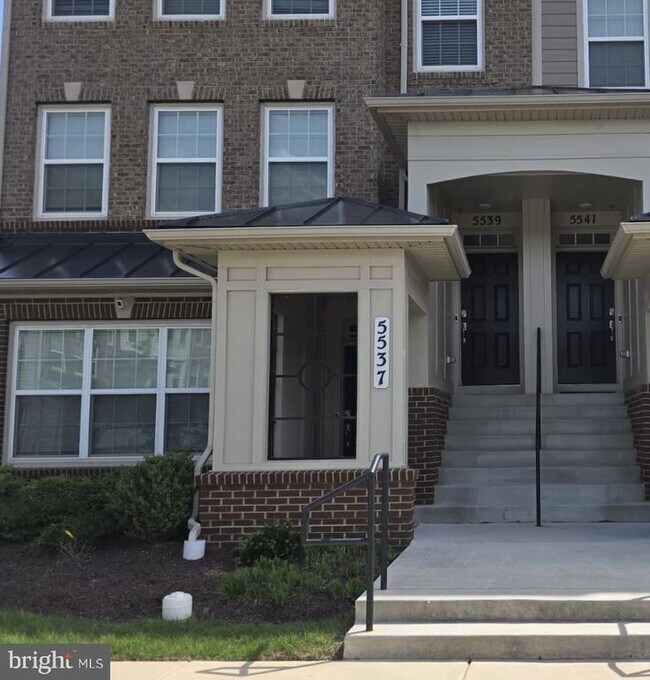 property at 5539 Lanteen St