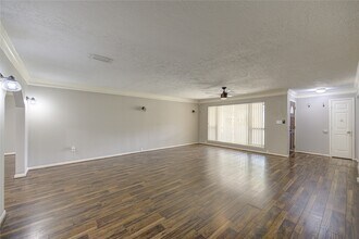 1719 Bowline Rd in Houston, TX - Building Photo - Building Photo