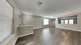 15406 Lynford Crest Dr in Houston, TX - Building Photo