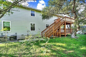 207 Oakwood Loop in San Marcos, TX - Building Photo - Building Photo