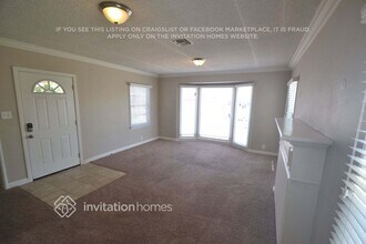 836 W 109th Pl in Los Angeles, CA - Foto de edificio - Building Photo