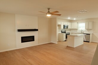 300 Tuscany Cir in Princeton, NC - Foto de edificio - Building Photo