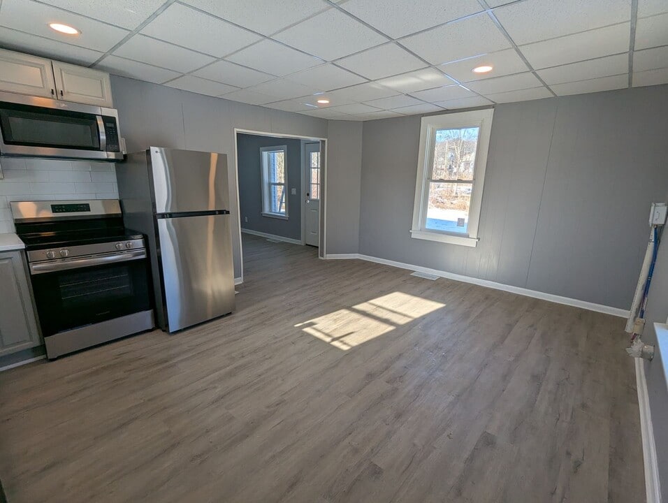 15 Main St in Ballston Lake, NY - Building Photo