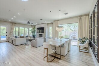 9272 E Desert Village Dr in Scottsdale, AZ - Building Photo - Building Photo
