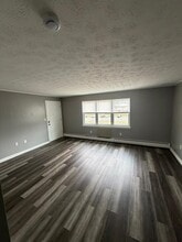 1081 Blue Hills Ave, Unit C in Bloomfield, CT - Building Photo - Building Photo