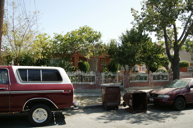 328 W Laurel St in Compton, CA - Building Photo - Building Photo