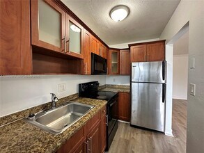 1400 NE 56th St in Fort Lauderdale, FL - Foto de edificio - Building Photo