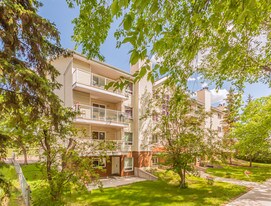 11807 101st St NW in Edmonton, AB - Building Photo