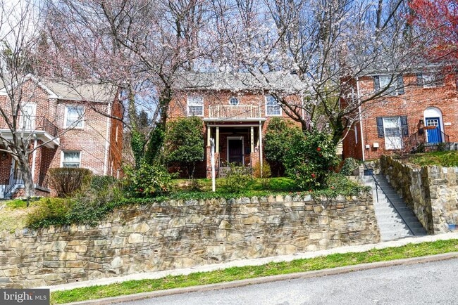 property at 1714 33rd Pl SE