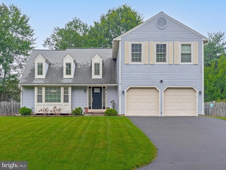 3044 Emerald Chase Dr in Herndon, VA - Building Photo