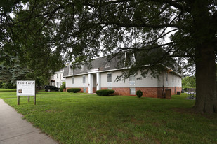 Elm Crest - 1435 E. Elm Apartments