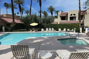 2700 Lawrence Crossley Rd in Palm Springs, CA - Building Photo