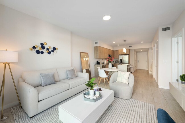 275 NE 35th St