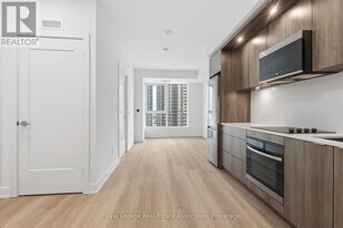 60 Central Park Roadway in Toronto, ON - Building Photo