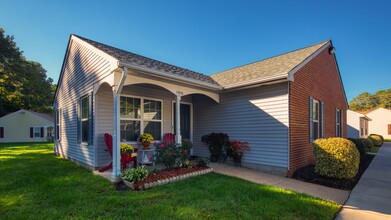 Dam Neck Square Apartments in Virginia Beach, VA - Building Photo - Building Photo