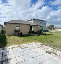 13925 Arbor Pines Dr in Riverview, FL - Building Photo - Building Photo