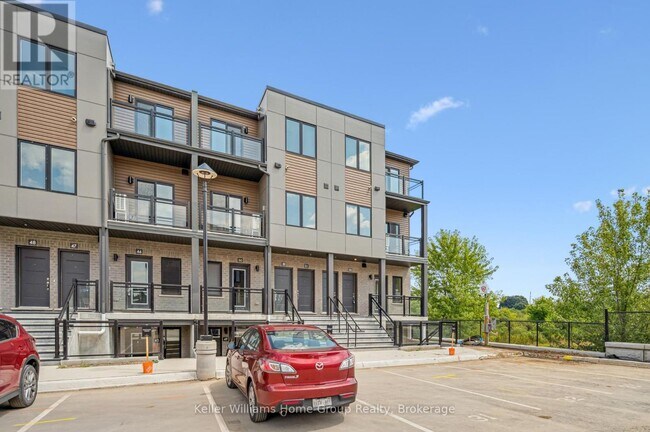 940 St David St N in Centre Wellington, ON - Building Photo - Building Photo