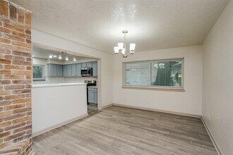 13430 Piney Oaks Dr in Houston, TX - Building Photo - Building Photo