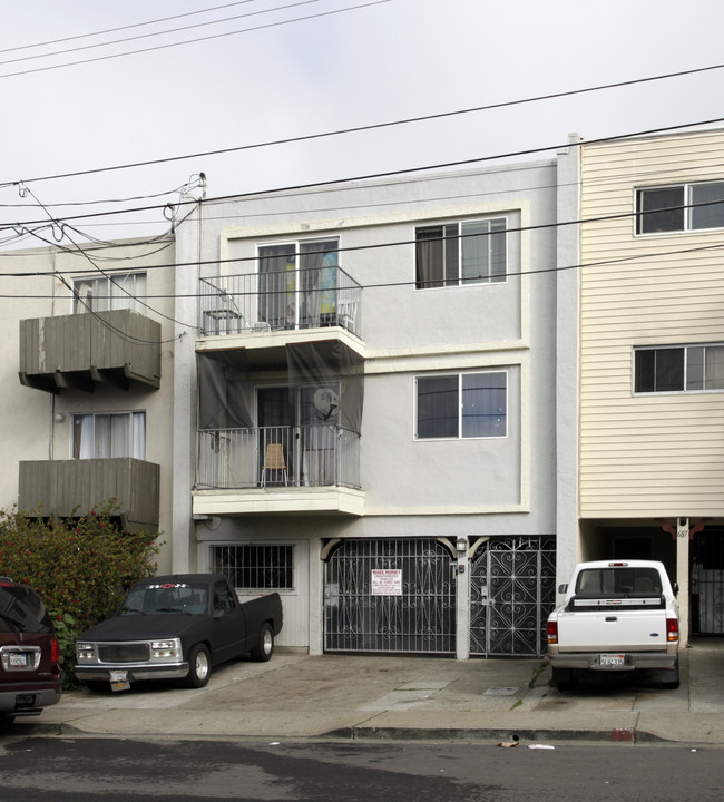 681 Linden St in Daly City, CA - Building Photo