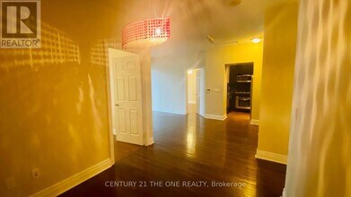 35-1735 Balmuto St in Toronto, ON - Building Photo - Building Photo