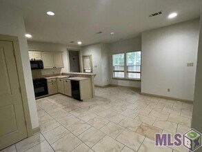 9370 Boone Ave in Baton Rouge, LA - Foto de edificio - Building Photo