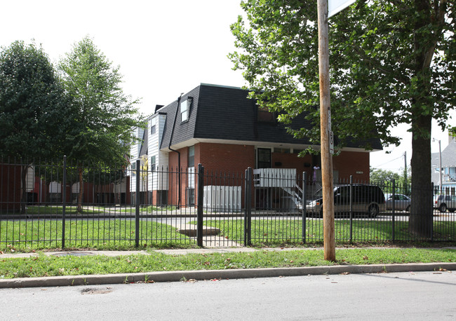 Northeast View Apartments in Kansas City, MO - Foto de edificio - Building Photo