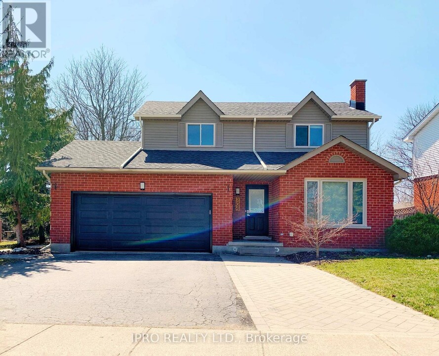 104 Gordon St in Cambridge, ON - Building Photo