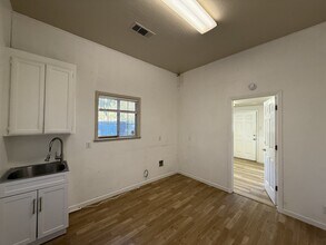 1331 W 8th Ave in Chico, CA - Building Photo - Building Photo