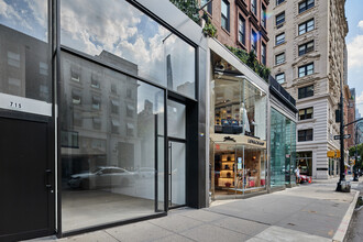 711 Madison Ave in New York, NY - Building Photo - Building Photo