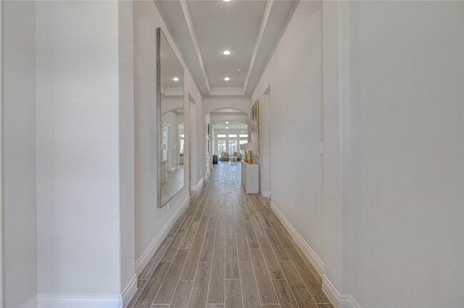 property at 1930 Creekwood Cv