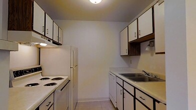 N83-W13682 Fond du Lac Ave in Menomonee Falls, WI - Building Photo - Building Photo